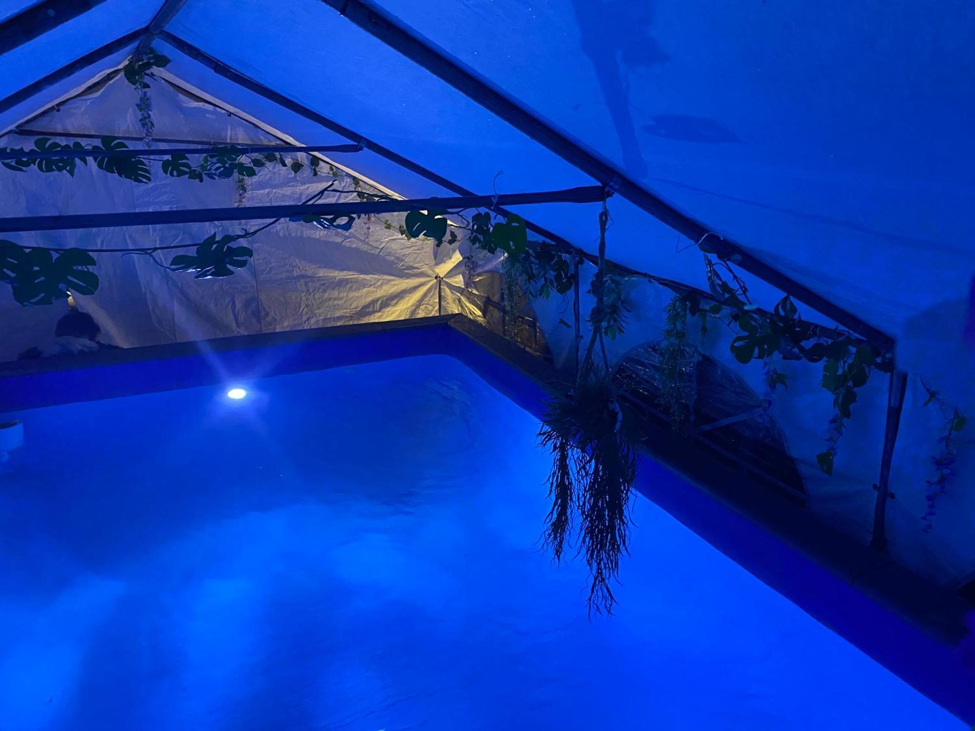 Mini Love Island Style Guest House Includes Personal Hot 24 Hour Swimming Pool, Outdoor Bathtub, Heated Dining Dome And Fire Pit, All This Is Secretly Located In The Busy Suburbs Of Nottingham Zewnętrze zdjęcie