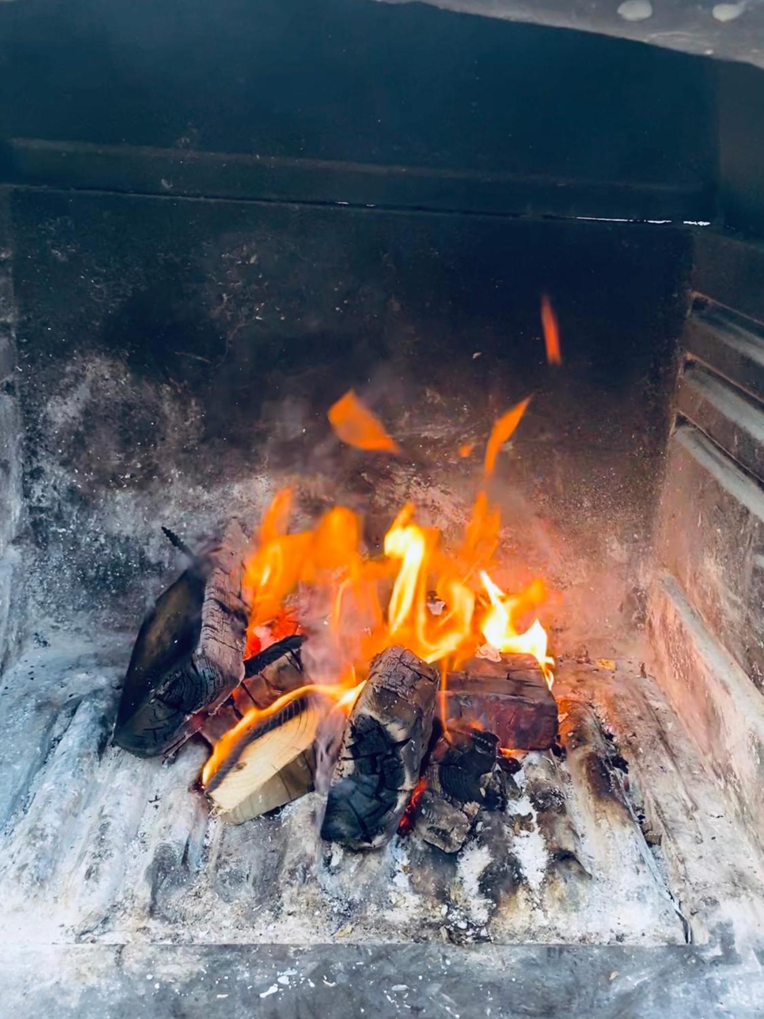 Mini Love Island Style Guest House Includes Personal Hot 24 Hour Swimming Pool, Outdoor Bathtub, Heated Dining Dome And Fire Pit, All This Is Secretly Located In The Busy Suburbs Of Nottingham Zewnętrze zdjęcie