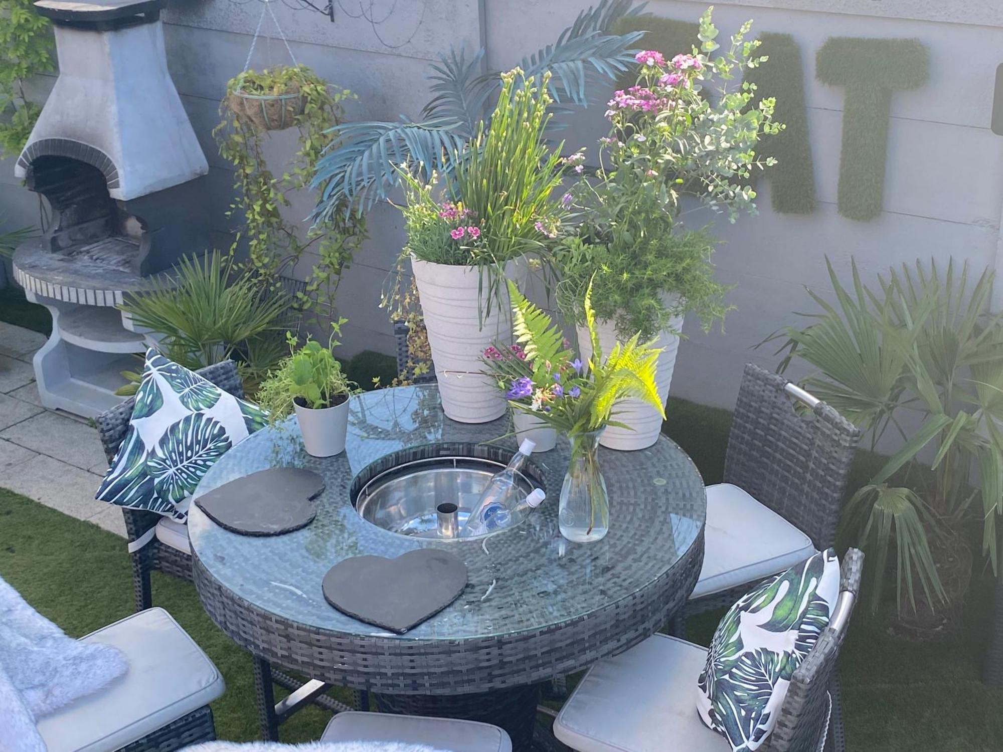 Mini Love Island Style Guest House Includes Personal Hot 24 Hour Swimming Pool, Outdoor Bathtub, Heated Dining Dome And Fire Pit, All This Is Secretly Located In The Busy Suburbs Of Nottingham Zewnętrze zdjęcie